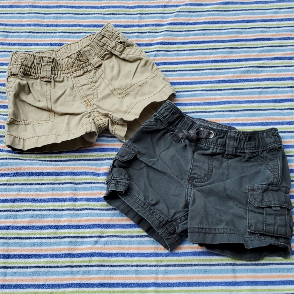 🍭2pr baby boys shorts, size 6mth, tan & dark grey